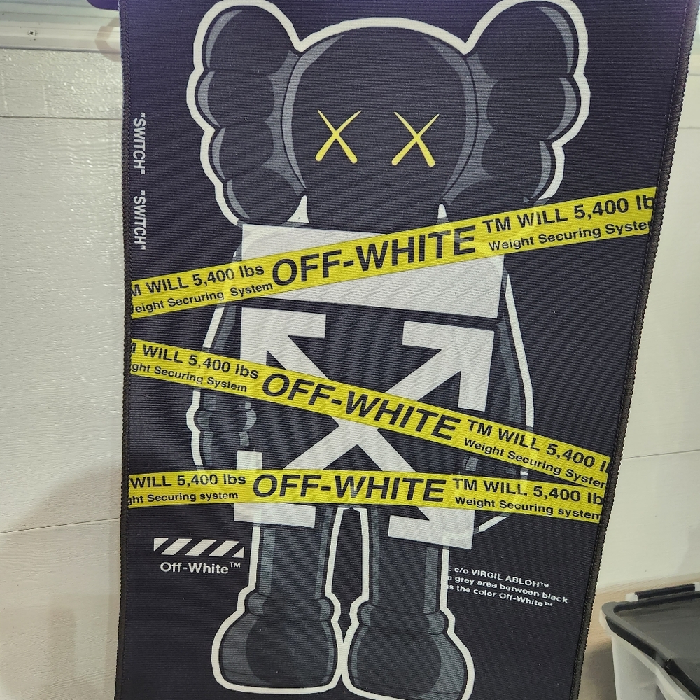 Off-White Graphic Rug with Yellow Accents Carpet